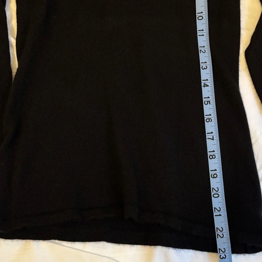 Ralph Lauren Purple Label Black Cashmere Classic Sweater in Small - Picture 9 of 9